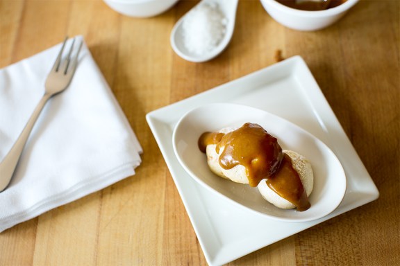 Drizzle the Dulce de Leche mixture over cookies